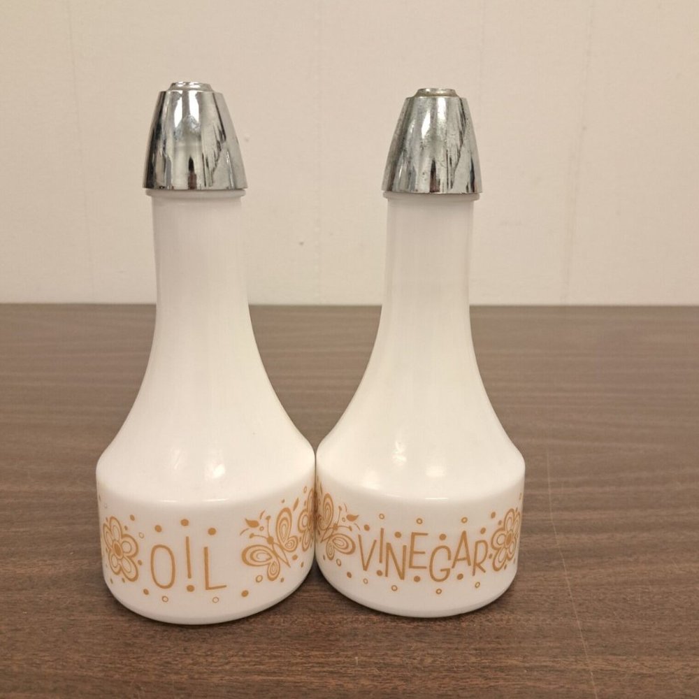 Gemco Pyrex Butterfly Gold Oil & Vinegar Set Vintage